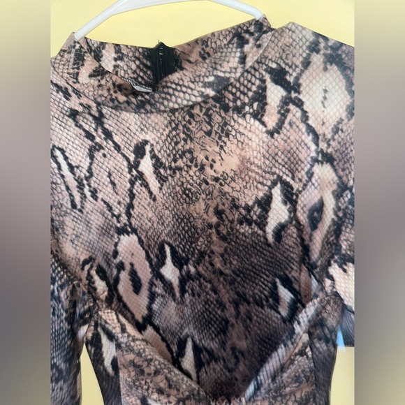 Snakeskin print midi dress - Picture 2 of 6